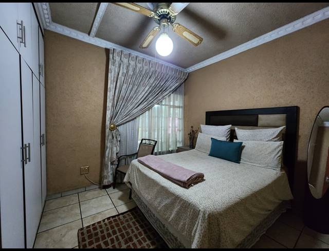 4 BEDROOM HOUSE FOR SALE IN VEREENIGING CENTRAL